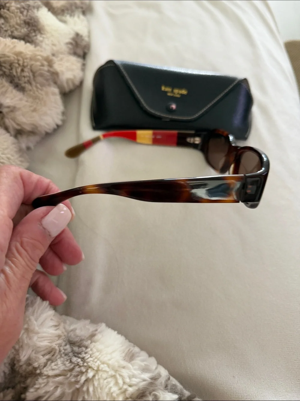 kate spade Black Case with Brown Tortoiseshell Sunglasses